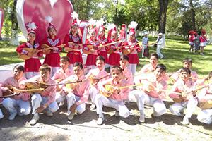 "Көңілді  достар"  сурет салу