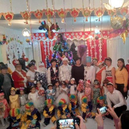 Қош келдің,Жаңа жыл !